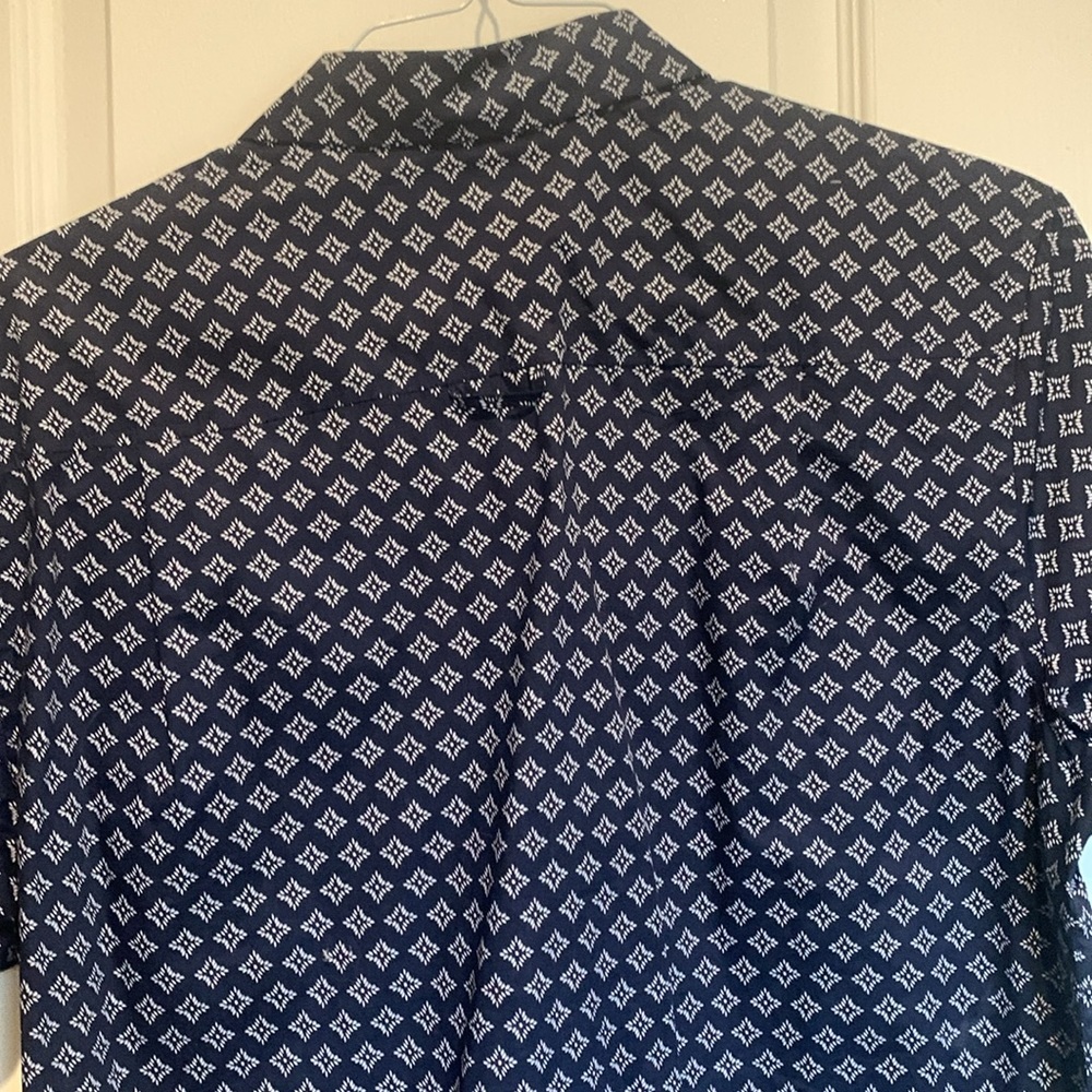 Club Room Navy Blue with White Design S/S Button Down Shirt - Picture 4 of 4